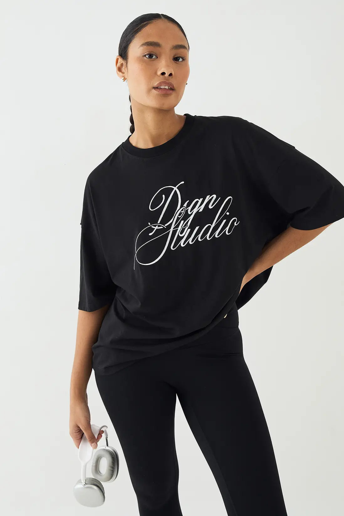 DSGN Studio DSGN Studio Script Embroidered Crew Neck Oversized T-Shirt