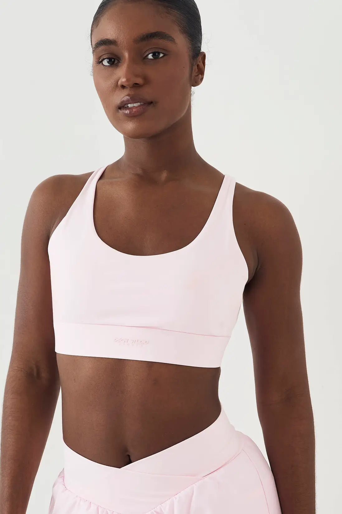 DSGN Studio Sculpt Cross Back Sports Bra