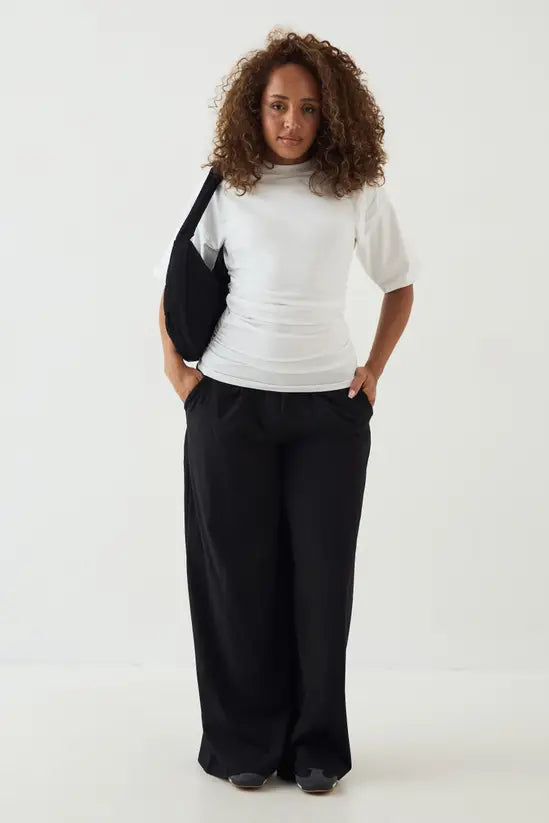 DSGN Studio Ruched Side Cinched Short Sleeve Top