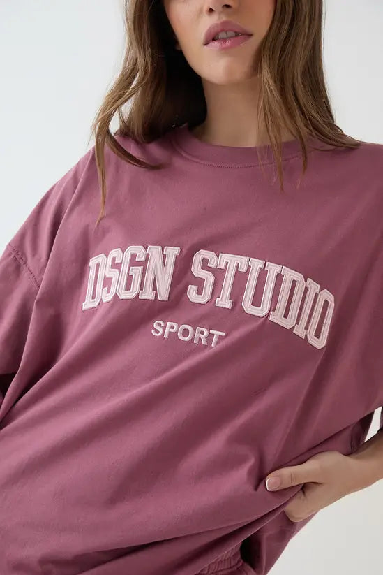 DSGN Studio DSGN Studio Applique Oversized T-Shirt